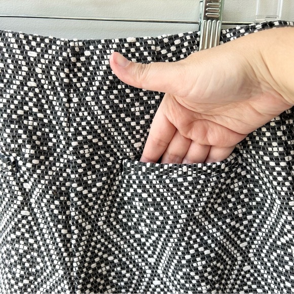 Gap for Good woven high waisted shorts with side lace up detail - Picture 9 of 9